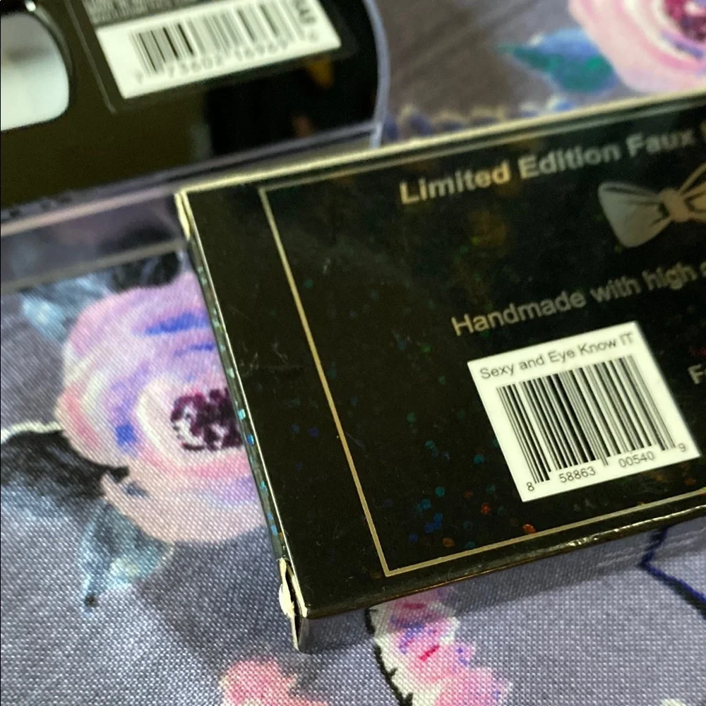 MAC and Violet Voss False Eyelashes Set - Black - Picture 7 of 10
